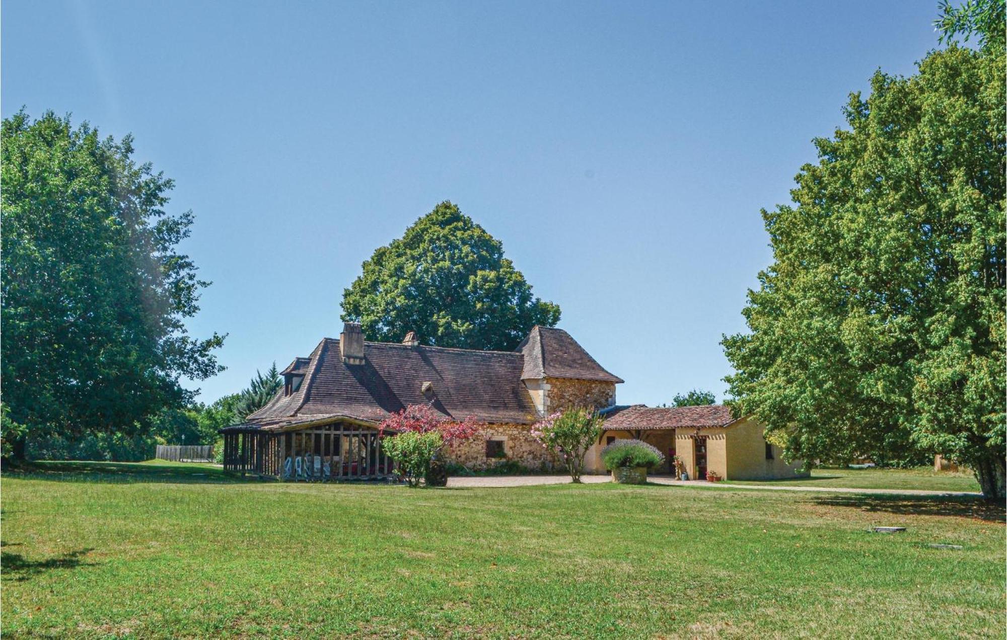 Awesome Home In Campsegret Bagian luar foto